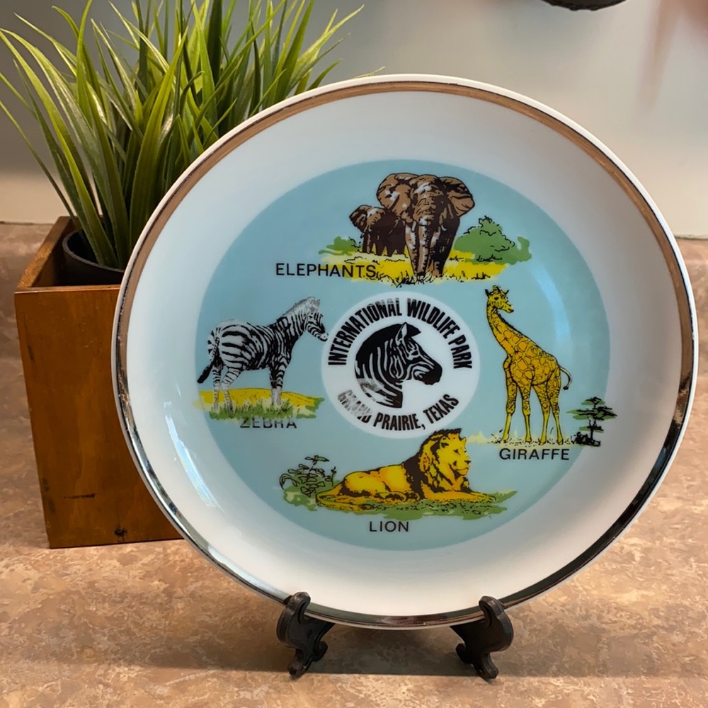 Vintage plate